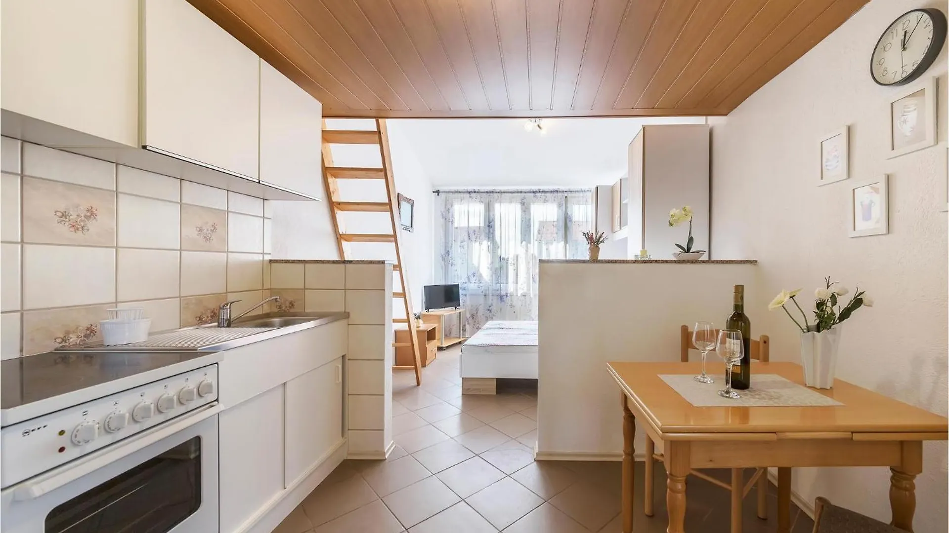 Awesome Apartment In Fazana With Wifi 0*,