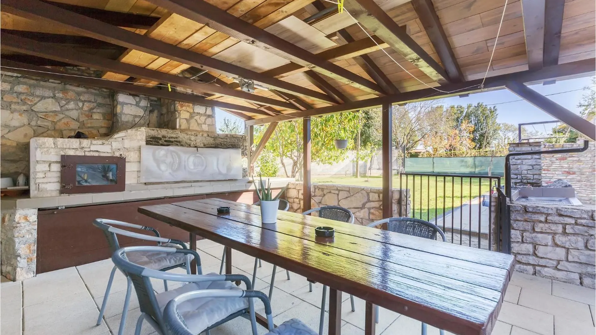 Awesome Apartment In Fazana With Wifi